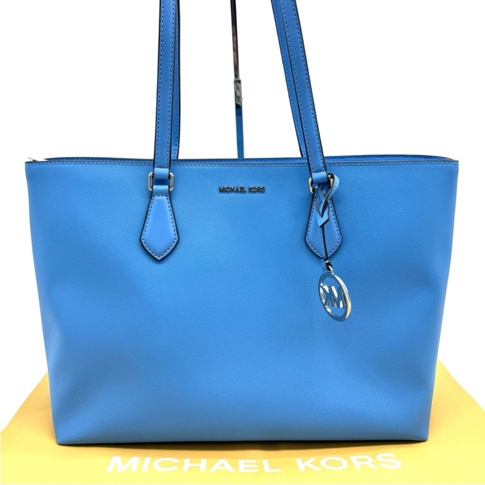 Michael Kors Bag Large Sheila Mf Tote Bag
South Pacific Blue